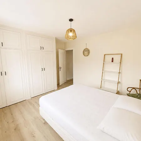 Les Glaieuls By Interhome
